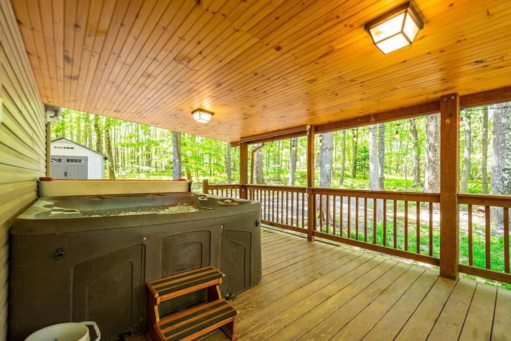 *Entire House • Sleeps 9 • Hot Tub • Pets Welcome* МакГенрі Екстер'єр фото